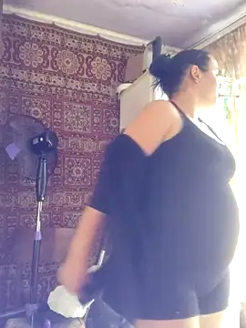 Snapshot of CutieMarine chatting on October 22, 2025, 10:04 am CutieMarine online show from October 22, 2025, 10:04 am