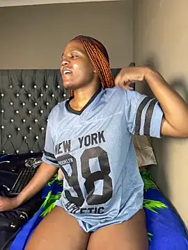 Snapshot of Kikie23 chatting on December 3, 2025, 9:35 pm Kikie23 online show from December 3, 2025, 9:35 pm