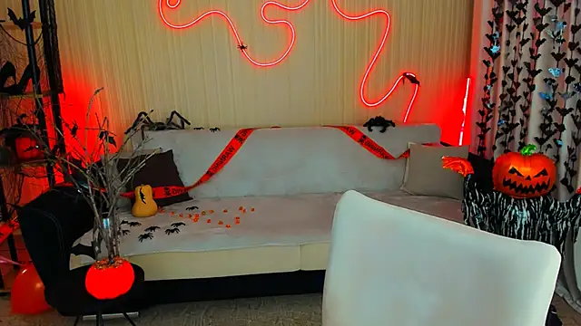 Snapshot of YourLovellyStory chatting on October 28, 2025, 11:25 am YourLovellyStory online show from October 28, 2025, 11:25 am