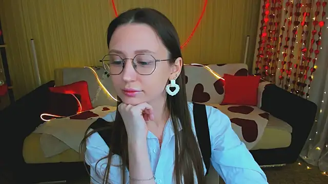 YourLovellyStory online show from February 12, 2026, 4:24 pm