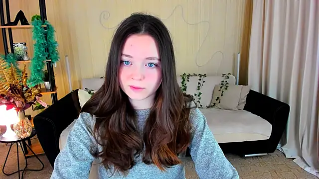 AlluringLookk online show from December 3, 2025, 4:27 pm