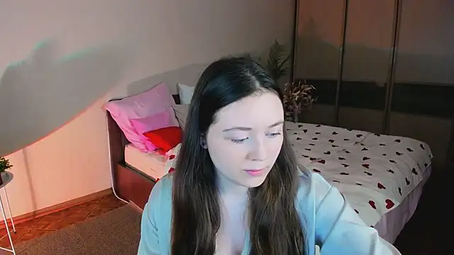 AlluringLookk online show from April 12, 2026, 4:45 pm