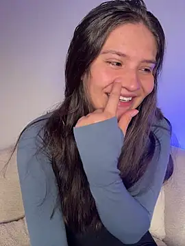 Snapshot of Emilyybennet_ chatting on June 30, 2026, 12:33 am Emilyybennet online show from June 30, 2026, 12:33 am