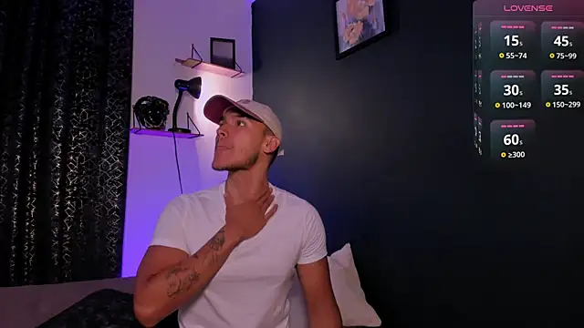 MarkSantozz online show from April 17, 2026, 7:17 pm