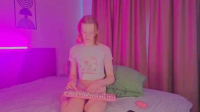 Olivia-Pink online show from June 1, 2026, 7:32 am