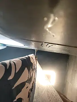 chocolate bella online show from October 3, 2025, 9:23 pm