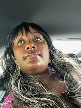 Cocomamii1 online show from April 6, 2026, 5:25 pm