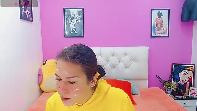 Azley sweet online show from November 4, 2025, 4:39 pm