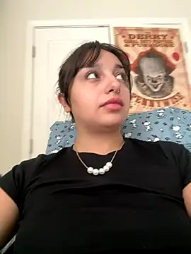 Snapshot of CharmingMaddie chatting on November 16, 2025, 2:00 pm CharmingMaddie online show from November 16, 2025, 2:00 pm