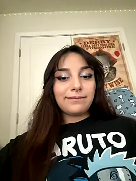 Snapshot of CharmingMaddie chatting on November 18, 2025, 5:28 pm CharmingMaddie online show from November 18, 2025, 5:28 pm