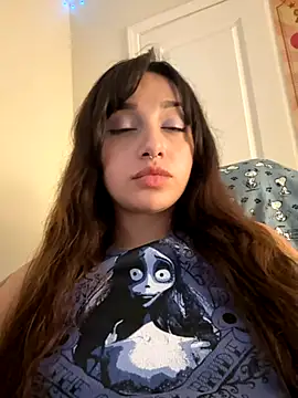 Snapshot of CharmingMaddie chatting on November 24, 2025, 9:36 pm CharmingMaddie online show from November 24, 2025, 9:36 pm