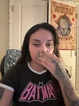 CharmingMaddie online show from March 22, 2026, 4:27 am