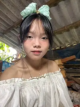 Snapshot of AdamLazis chatting on October 3, 2025, 12:29 am AdamLazis online show from October 3, 2025, 12:29 am