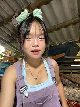 Snapshot of AdamLazis chatting on October 4, 2025, 1:25 am AdamLazis online show from October 4, 2025, 1:25 am