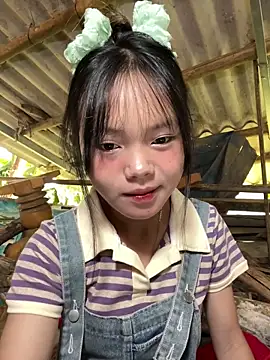 Snapshot of AdamLazis chatting on October 19, 2025, 1:06 am AdamLazis online show from October 19, 2025, 1:06 am