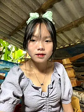 Snapshot of AdamLazis chatting on October 28, 2025, 1:09 am AdamLazis online show from October 28, 2025, 1:09 am