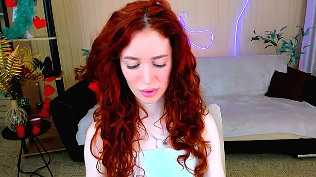 ChristinaConteeree online show from June 27, 2026, 7:19 pm