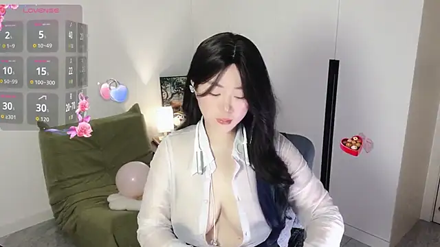 Emmaq996 online show from September 10, 2025, 2:44 am