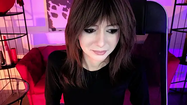 CrystallBloom online show from February 4, 2026, 1:50 pm