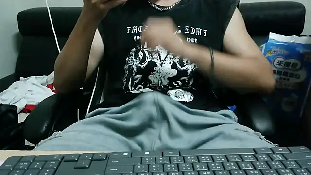 Snapshot of bigbb101011 chatting on October 30, 2025, 3:24 pm bigbb101011 online show from October 30, 2025, 3:24 pm