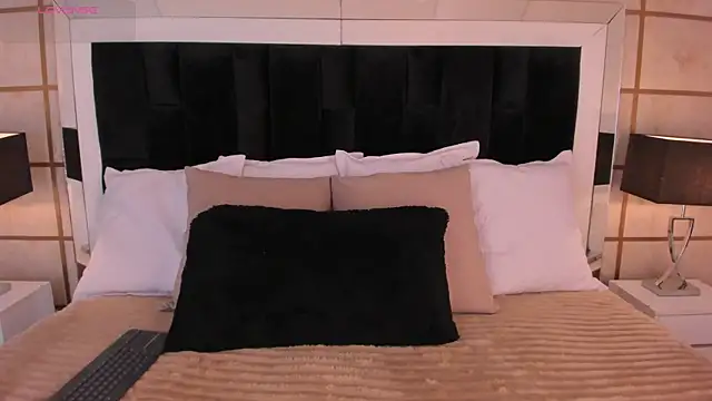 GretaVelvet online show from December 18, 2025, 8:59 pm