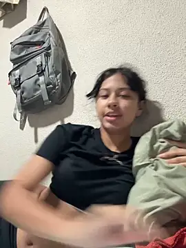 Snapshot of lynn9000 chatting on September 12, 2025, 12:44 am lynn9000 online show from September 12, 2025, 12:44 am