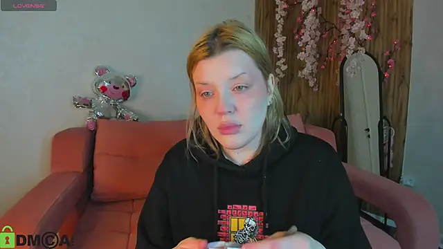 Michele Greenn online show from April 6, 2026, 1:03 am