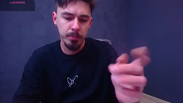 EnzoRace online show from December 2, 2025, 5:35 am