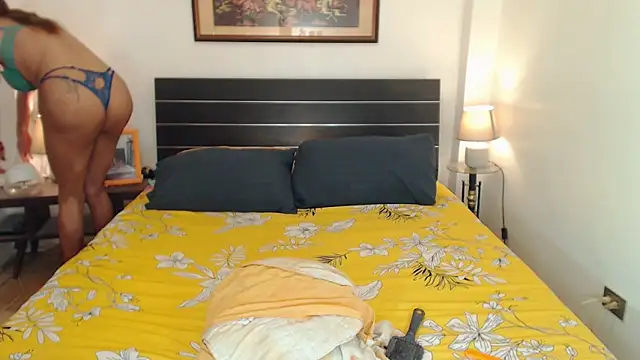 Snapshot of xLiberatedAnna chatting on October 13, 2025, 1:27 am xLiberatedAnna online show from October 13, 2025, 1:27 am