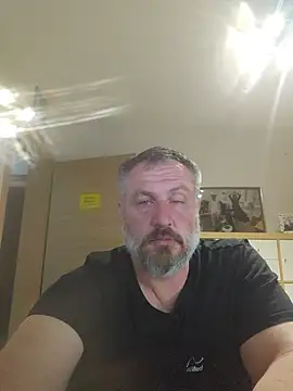 Snapshot of Flotschy85 chatting on June 2, 2026, 8:22 pm Flotschy85 online show from June 2, 2026, 8:22 pm