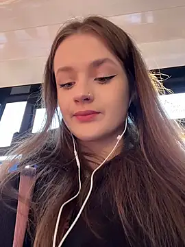 Snapshot of KittyQueeny chatting on September 30, 2025, 2:11 pm KittyQueeny online show from September 30, 2025, 2:11 pm