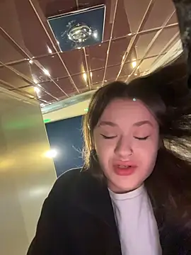 Snapshot of KittyQueeny chatting on October 16, 2025, 2:07 pm KittyQueeny online show from October 16, 2025, 2:07 pm