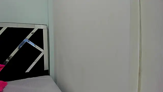 iisabella noa online show from September 24, 2025, 12:52 pm