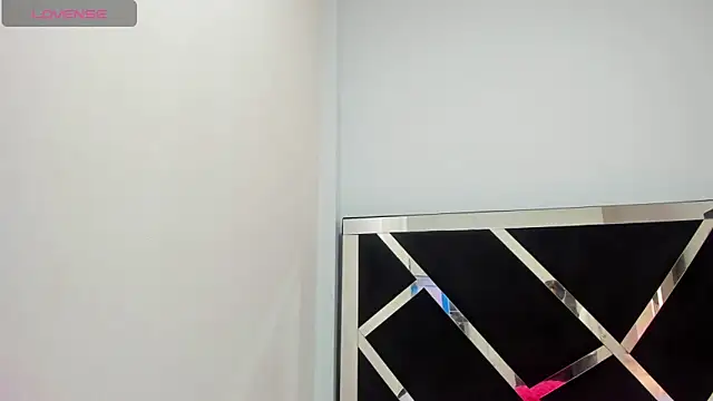 iisabella noa online show from October 25, 2025, 1:51 pm