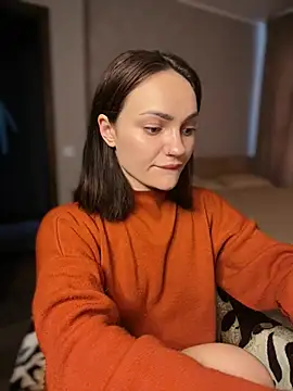 Snapshot of SaraLow chatting on March 21, 2026, 11:48 am SaraLow online show from March 21, 2026, 11:48 am