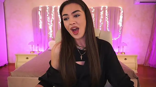 EricaSin online show from April 10, 2026, 1:16 pm