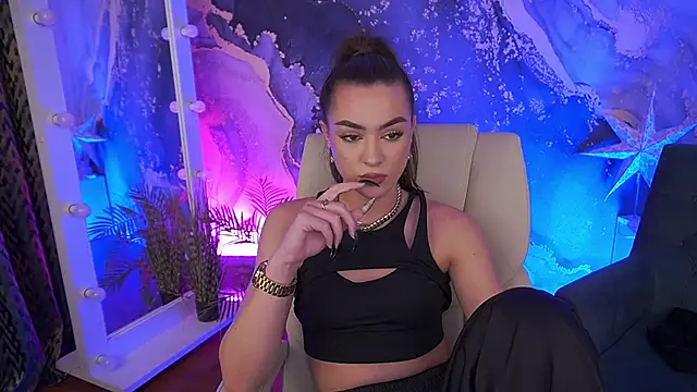 EricaSin online show from June 3, 2026, 2:33 pm