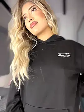 MystiqueXXX online show from February 27, 2026, 1:11 pm