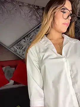 MystiqueXXX online show from May 21, 2026, 1:07 pm