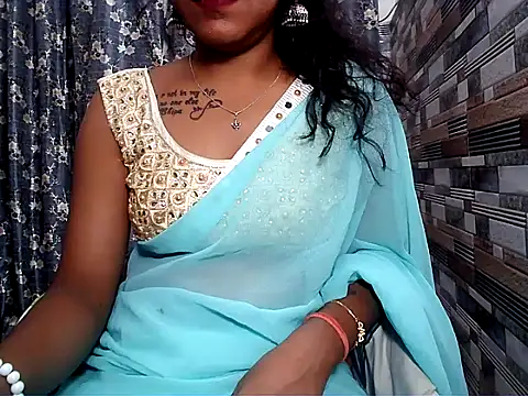 Snapshot of HOT_AARVI11 chatting on November 7, 2025, 5:13 pm HOT AARVI11 online show from November 7, 2025, 5:13 pm