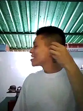 Snapshot of elinnki chatting on November 17, 2025, 6:35 pm elinnki online show from November 17, 2025, 6:35 pm