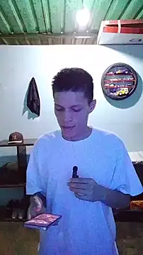 elinnki online show from April 8, 2026, 7:58 pm