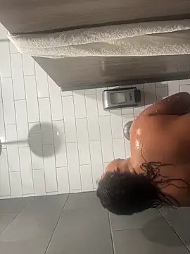 reinagotthroat online show from February 8, 2026, 1:58 pm