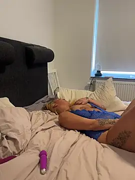 Snapshot of SvenskMILF chatting on March 26, 2026, 11:16 am SvenskMILF online show from March 26, 2026, 11:16 am