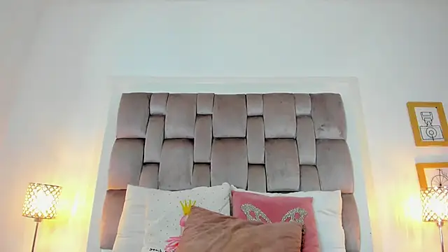 HarleyQueen666 online show from November 15, 2025, 11:29 am