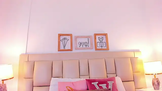 HarleyQueen666 online show from November 30, 2025, 11:25 am