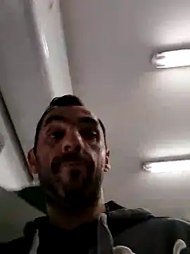 hotmen83 online show from October 3, 2025, 7:16 am