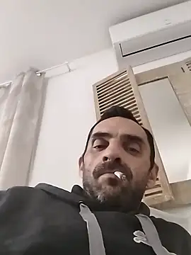 hotmen83 online show from October 3, 2025, 9:01 pm