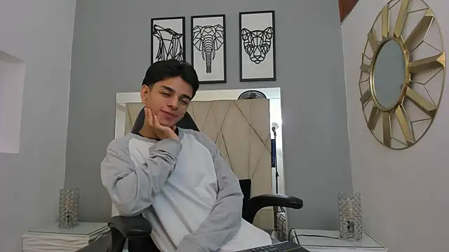 Snapshot of owen__johnson chatting on September 18, 2025, 11:23 am owen johnson online show from September 18, 2025, 11:23 am