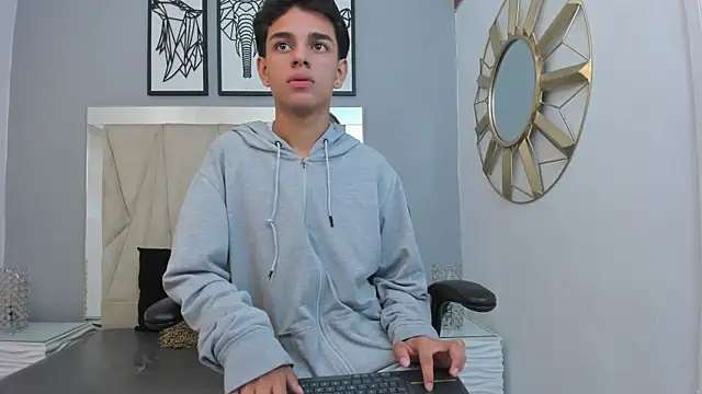 Snapshot of owen__johnson chatting on September 19, 2025, 11:55 am owen johnson online show from September 19, 2025, 11:55 am